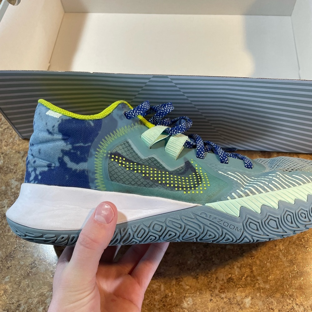Kyrie flytrap 5 - Picture 8 of 8